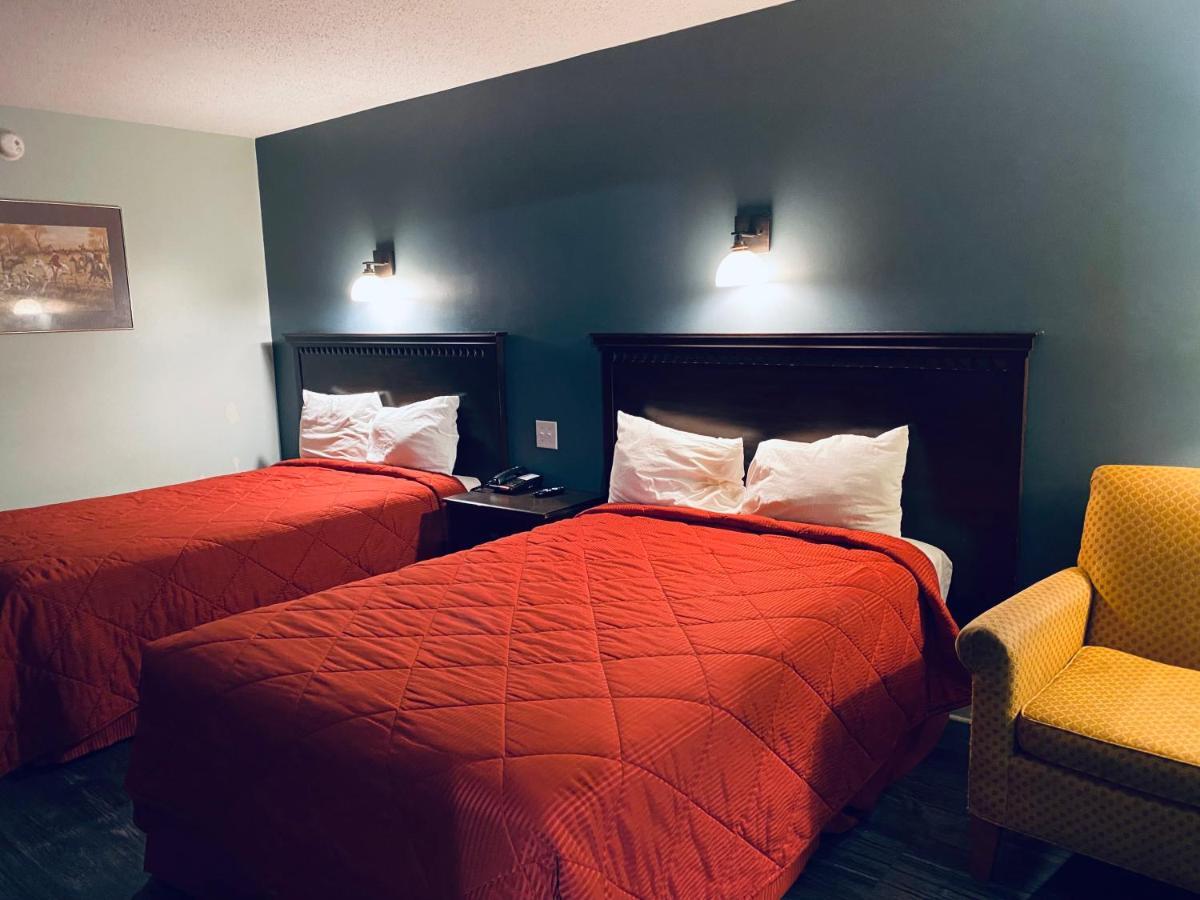Excel Inn & Suites Fredericksburg Bagian luar foto
