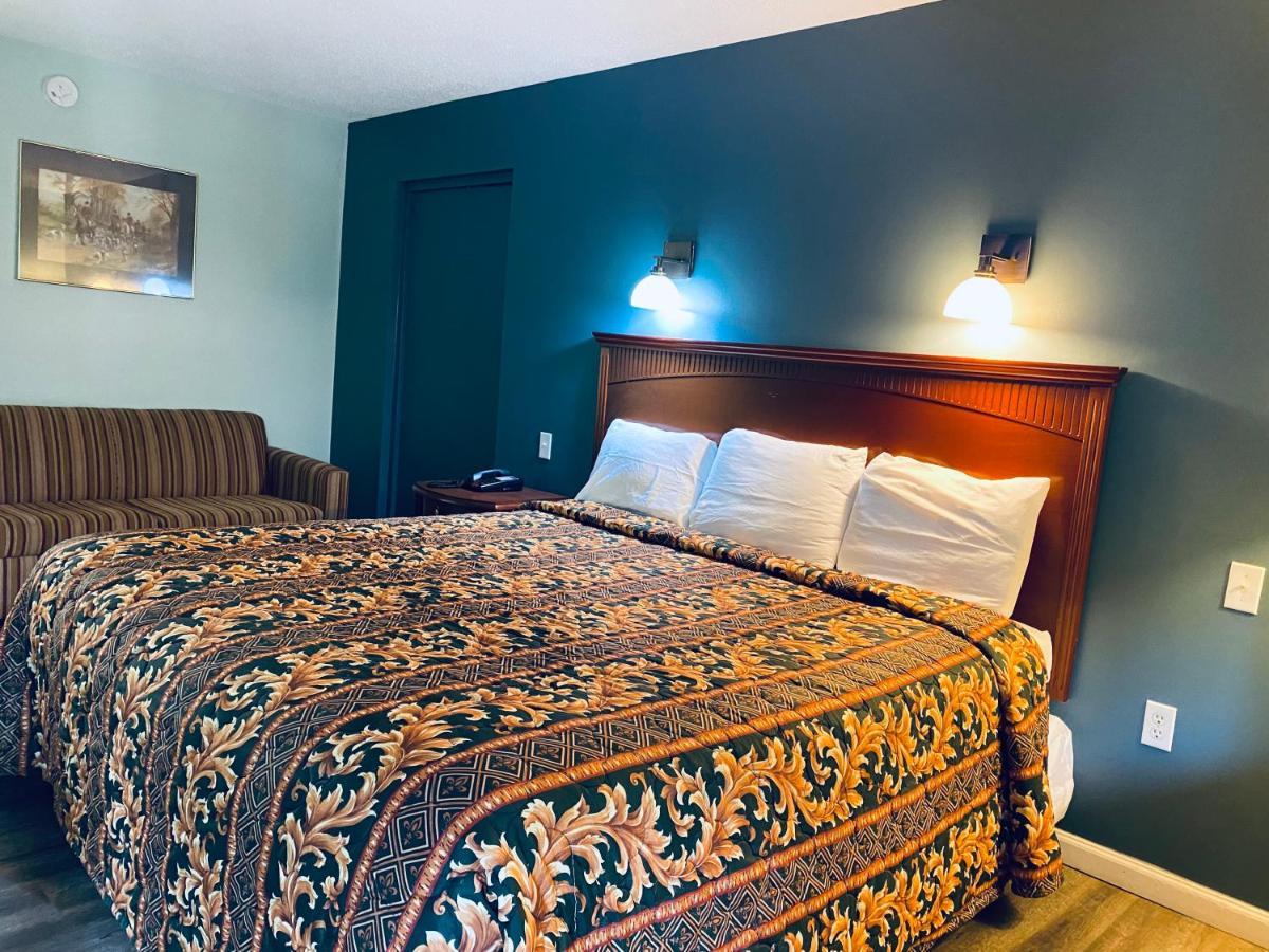 Excel Inn & Suites Fredericksburg Bagian luar foto